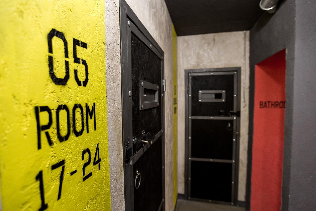 بيت شباب Lviv Loft Prison المظهر الخارجي الصورة
