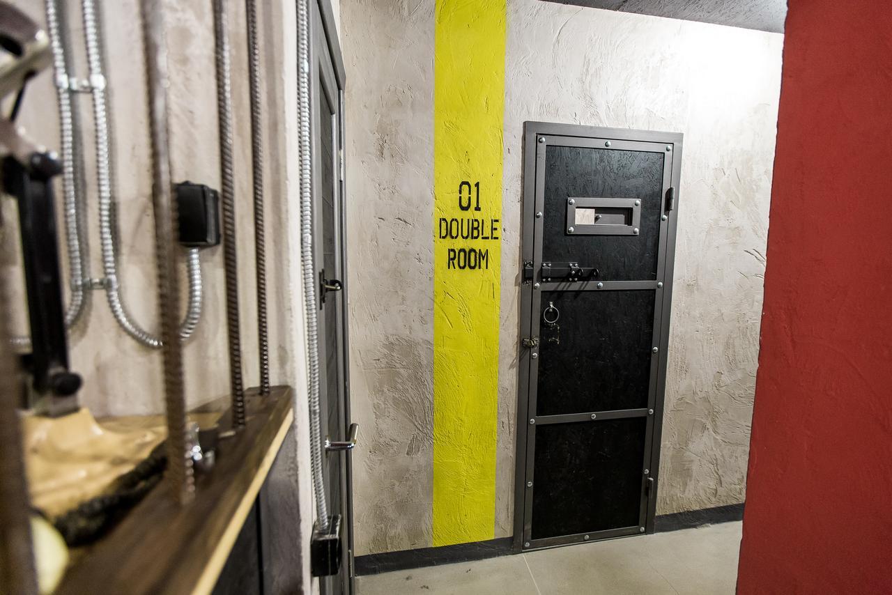 بيت شباب Lviv Loft Prison المظهر الخارجي الصورة